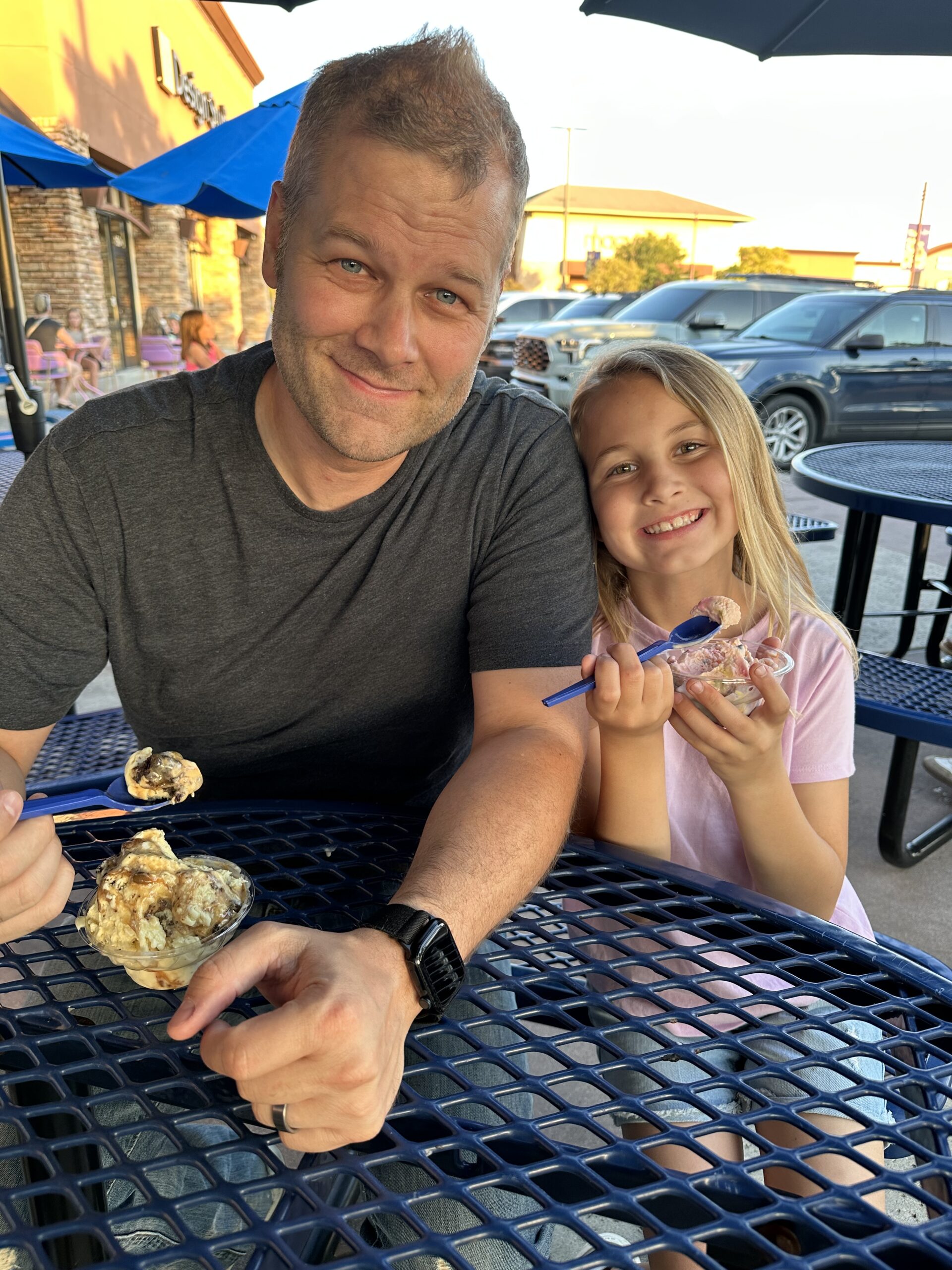 Grabbing Handel's ice cream in Roseville CA